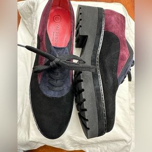 Pas de Rouge Women’s Shoes